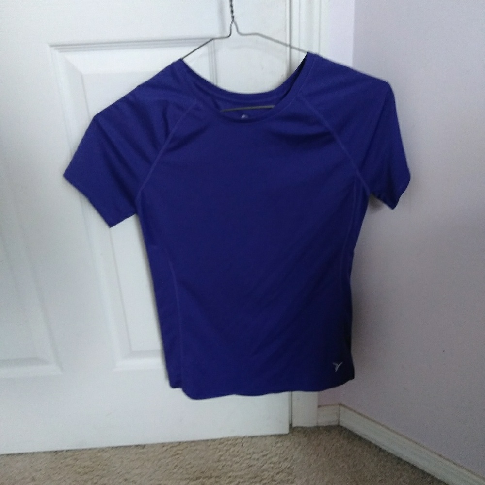 Athletic shirt